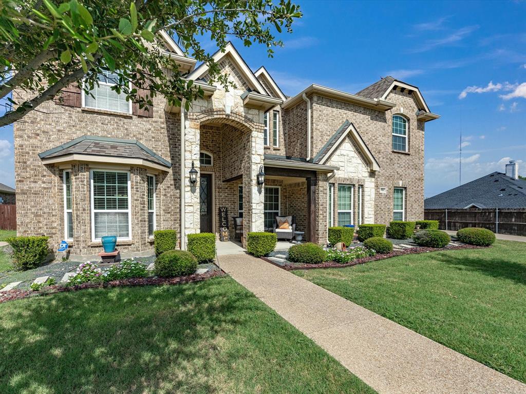 906 Hidden Lake Dr, Cedar Hill, TX 75104 photo