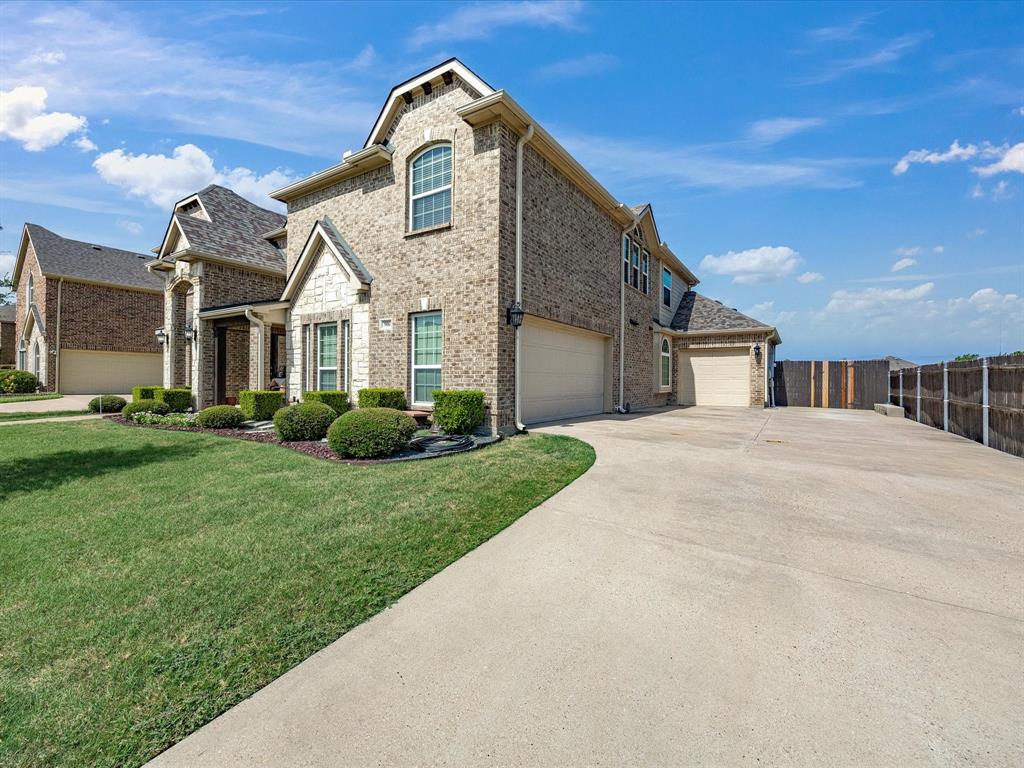 906 Hidden Lake Dr, Cedar Hill, TX 75104 photo