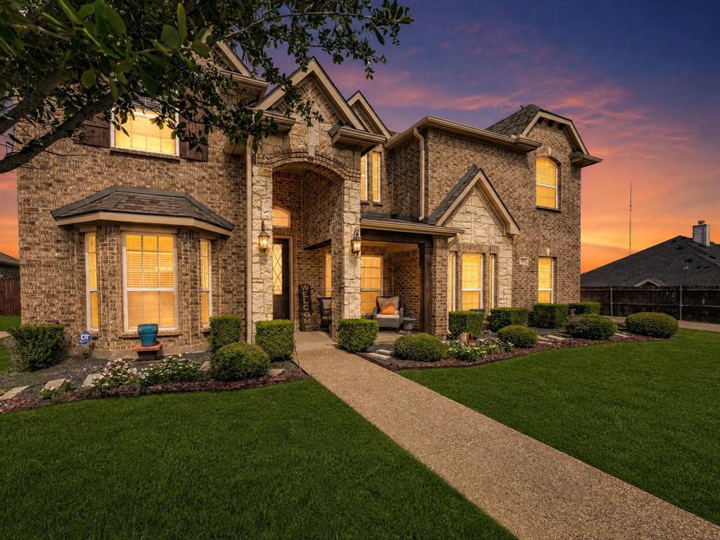 906 Hidden Lake Dr, Cedar Hill, TX 75104 photo