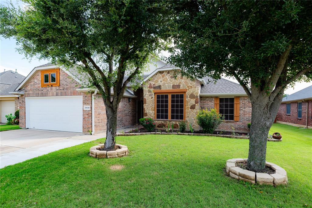 5840 Somerton Dr, Grand Prairie, TX 75052