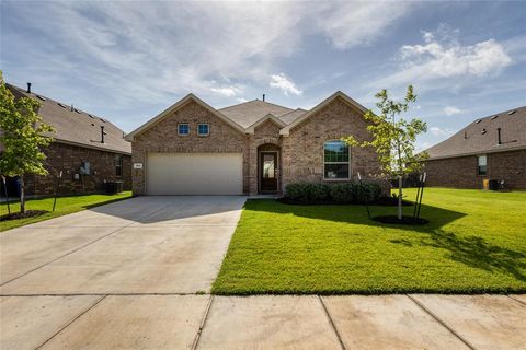 Single Family Residence in Azle TX 204 Post Oak Street.jpg
