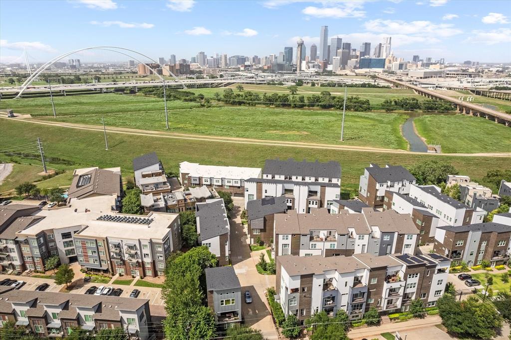 381 E Greenbriar 1402, Dallas, TX 75203 photo