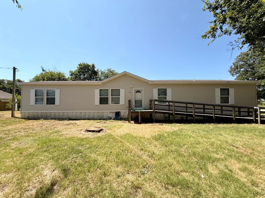 90 2 St, Honey Grove, TX 75446