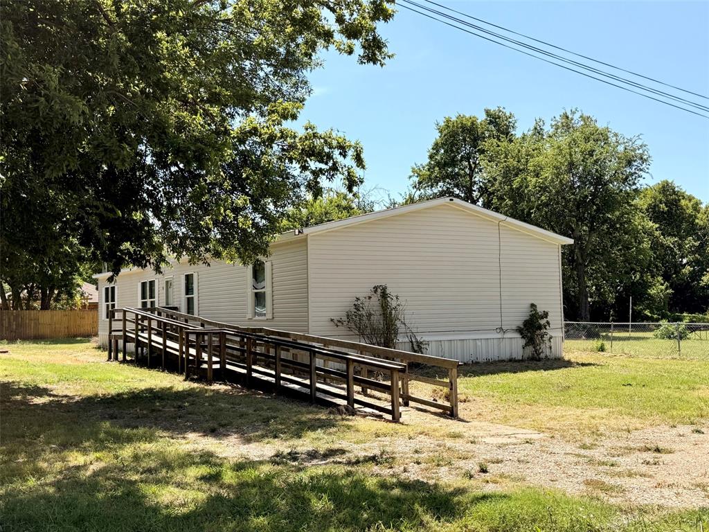 90 2 St, Honey Grove, TX 75446 photo