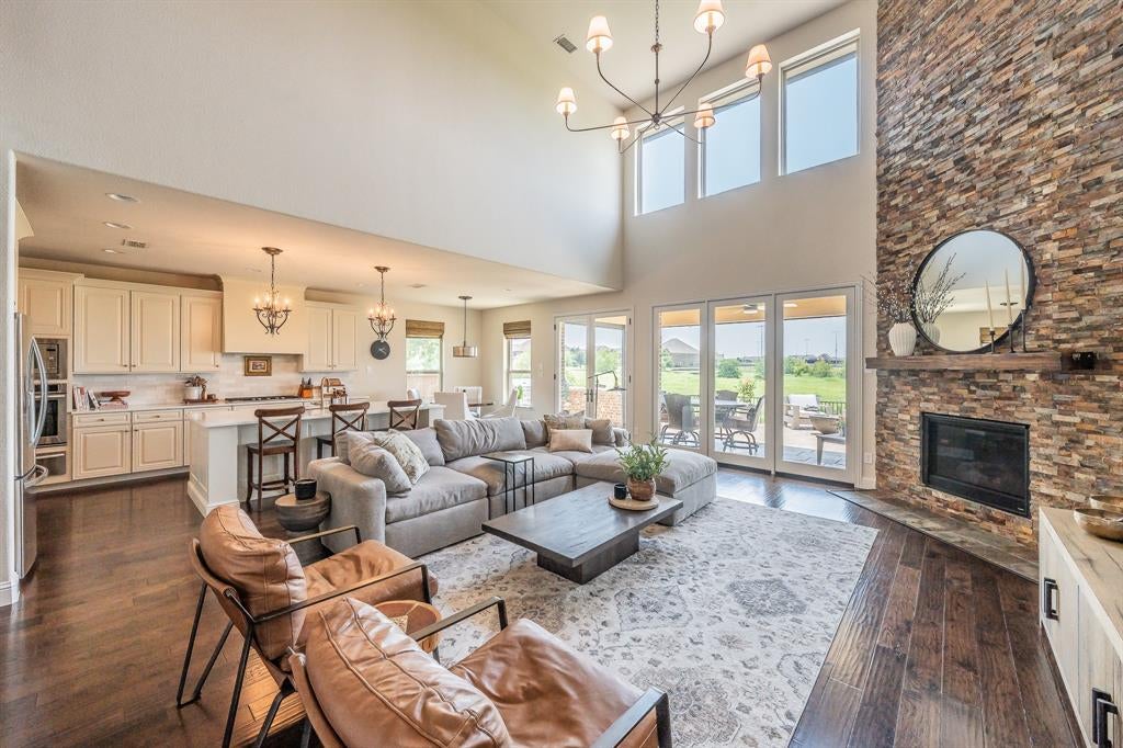 1233 Clearwater Dr, Frisco, TX 75036 photo