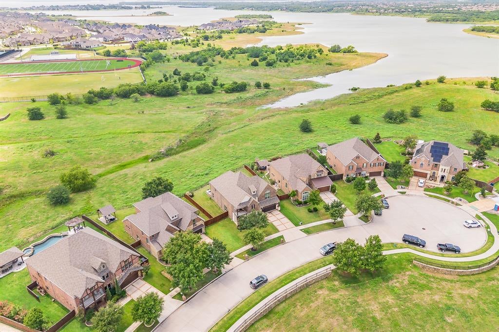 1233 Clearwater Dr, Frisco, TX 75036