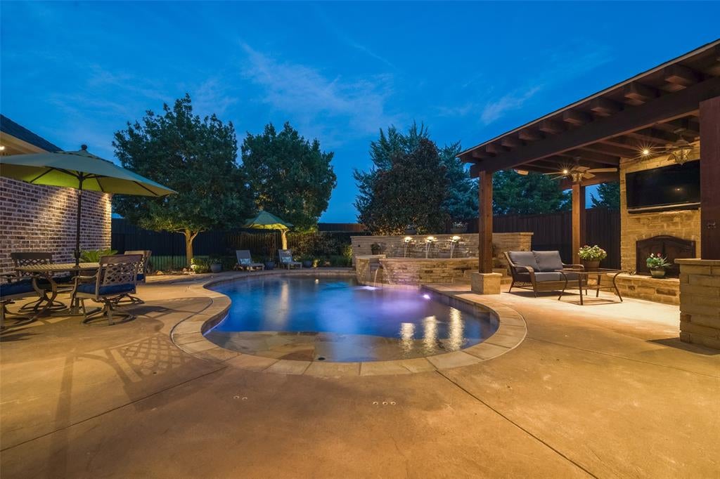 1304 Overland Dr, Murphy, TX 75094 photo