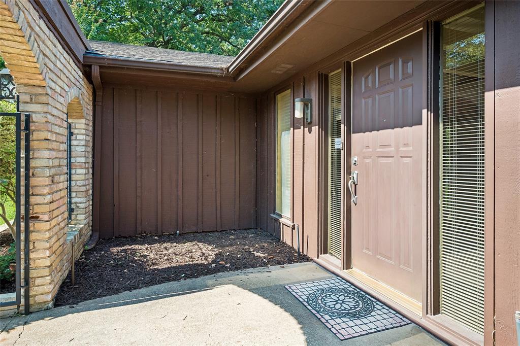 1204 Springwood Ct, Euless, TX 76040 photo