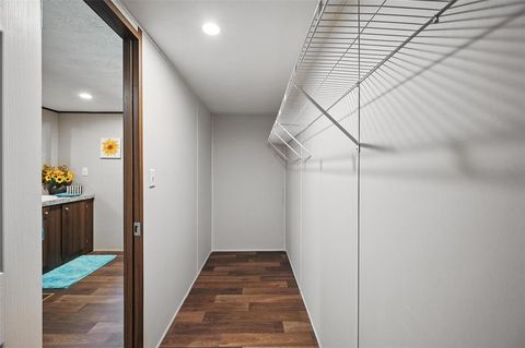 Manufactured Home in Azle TX 134 Overland Trail 16.jpg