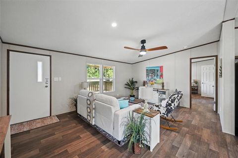 Manufactured Home in Azle TX 134 Overland Trail 2.jpg