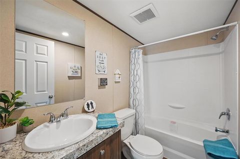 Manufactured Home in Azle TX 134 Overland Trail 15.jpg