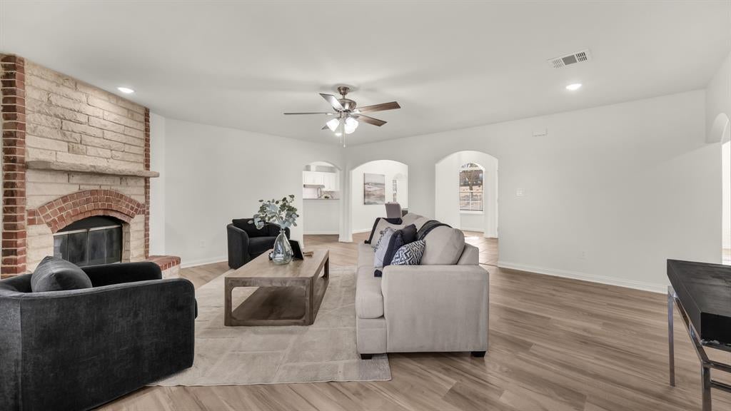 1735 Woodridge Ct, Aledo, TX 76008