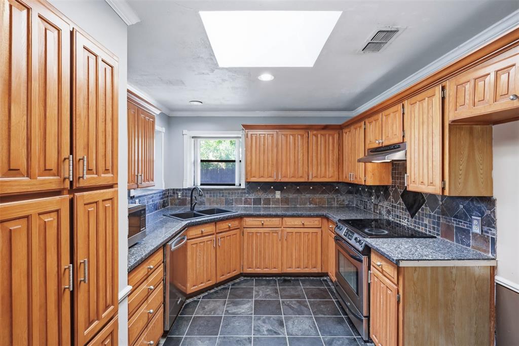 8205 Alsace Ct, Fort Worth, TX 76134 photo