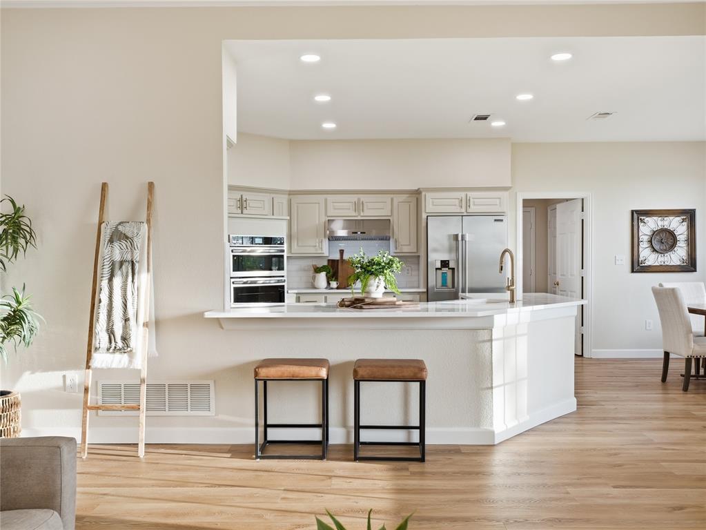 902 W Pioneer Cir, Argyle, TX 76226 photo