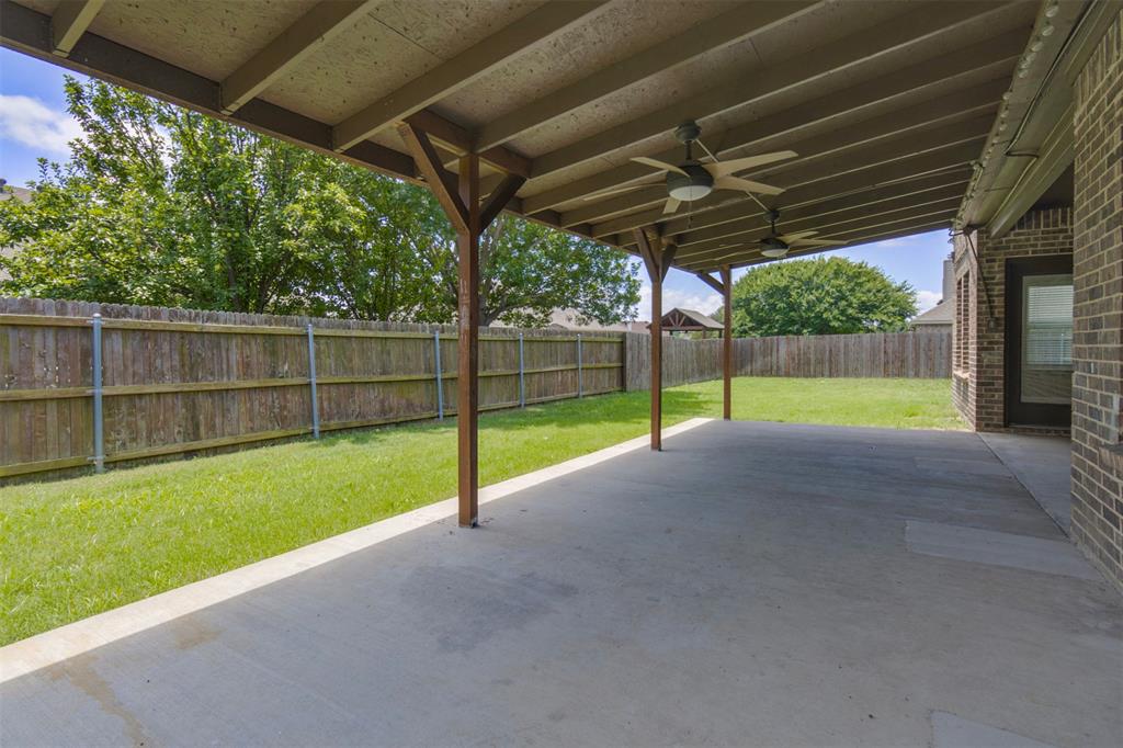 210 Debbie Way, Red Oak, TX 75154 photo
