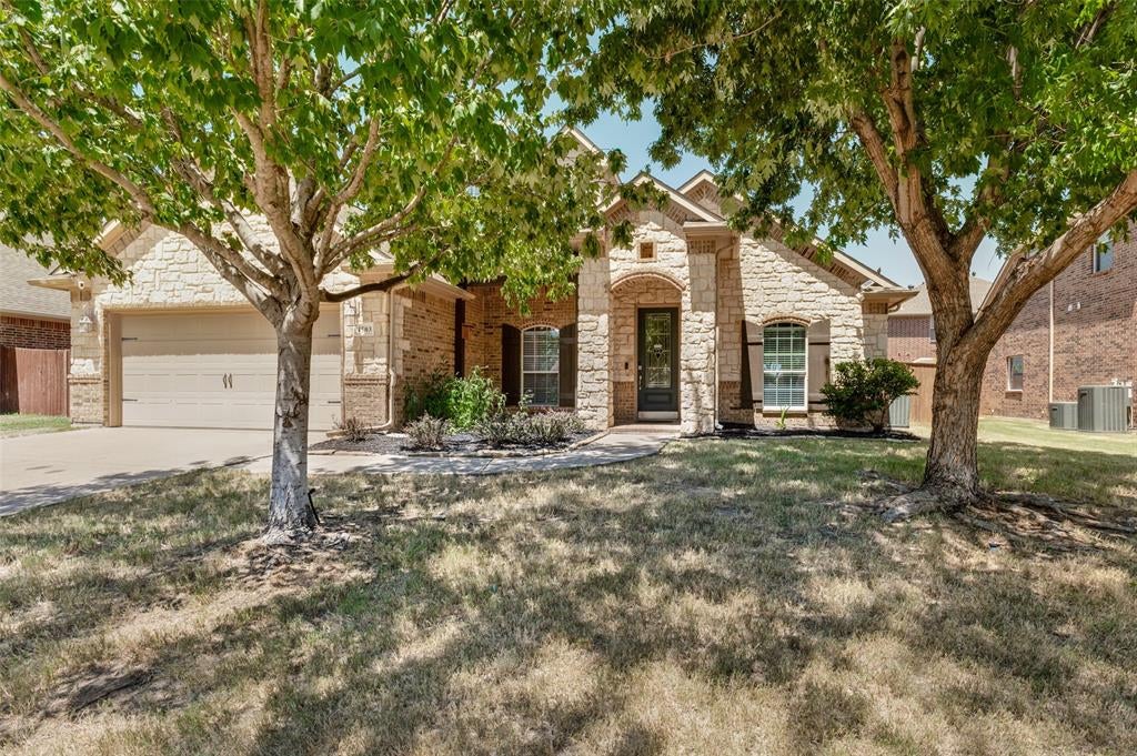 4503 Karen Dr, Mansfield, TX 76063 photo