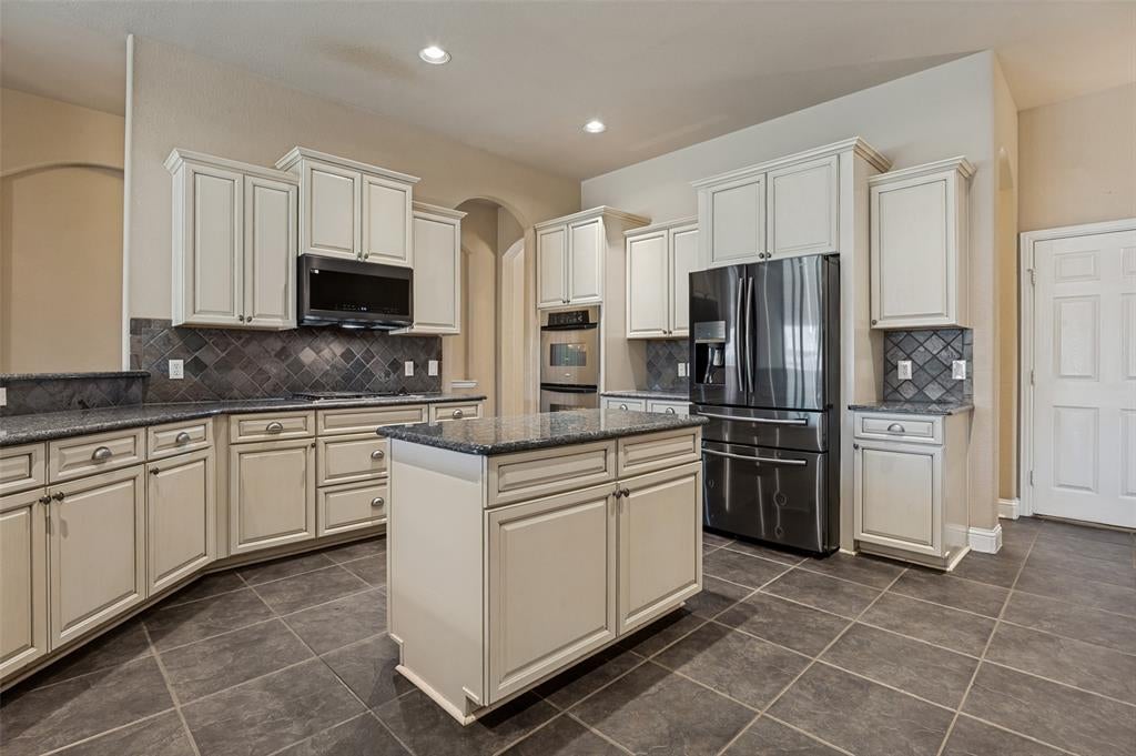4503 Karen Dr, Mansfield, TX 76063 photo