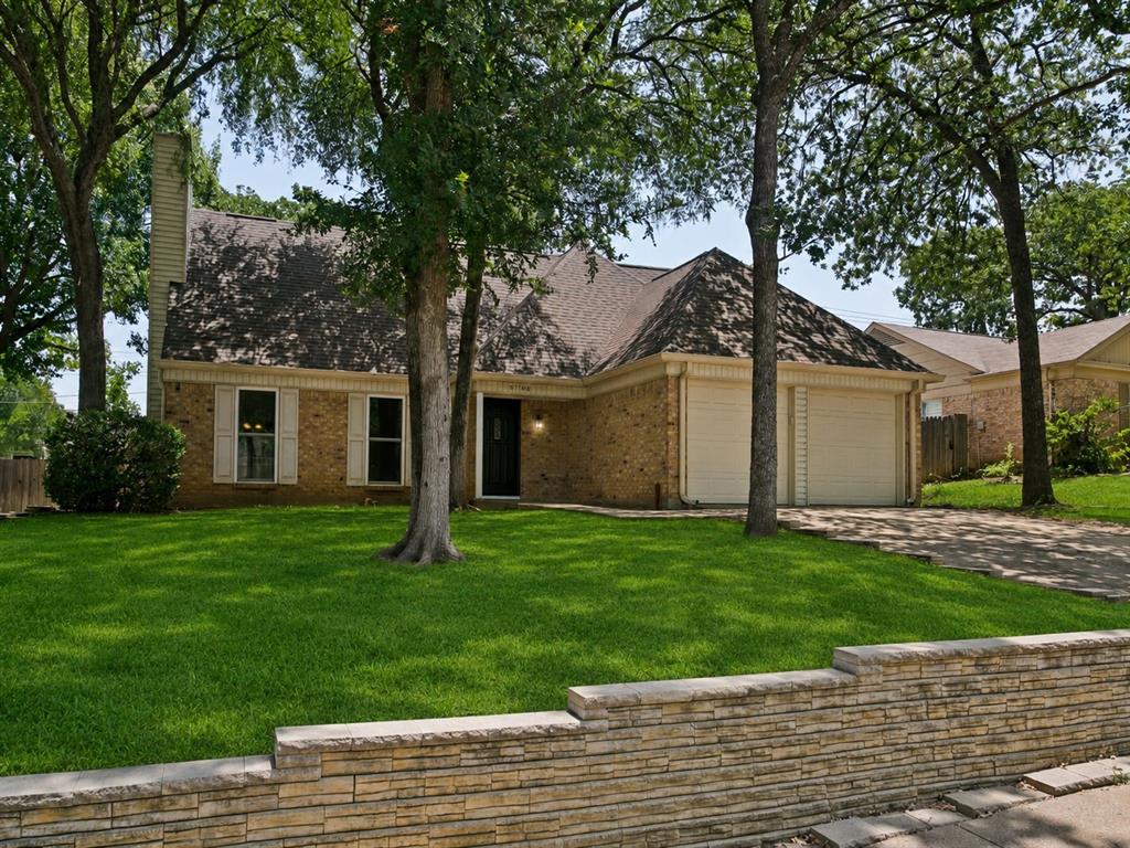 1706 Acorn Dr, Euless, TX 76039