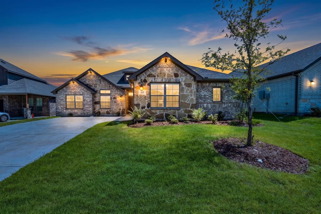 423 Maltese Dr, Red Oak, TX 75154 photo
