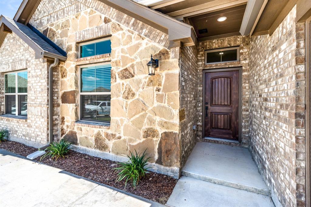423 Maltese Dr, Red Oak, TX 75154 photo