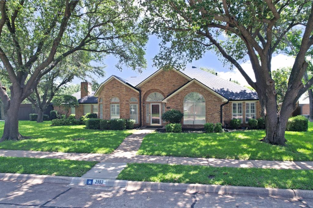 2902 Live Oak Dr, Rowlett, TX 75088