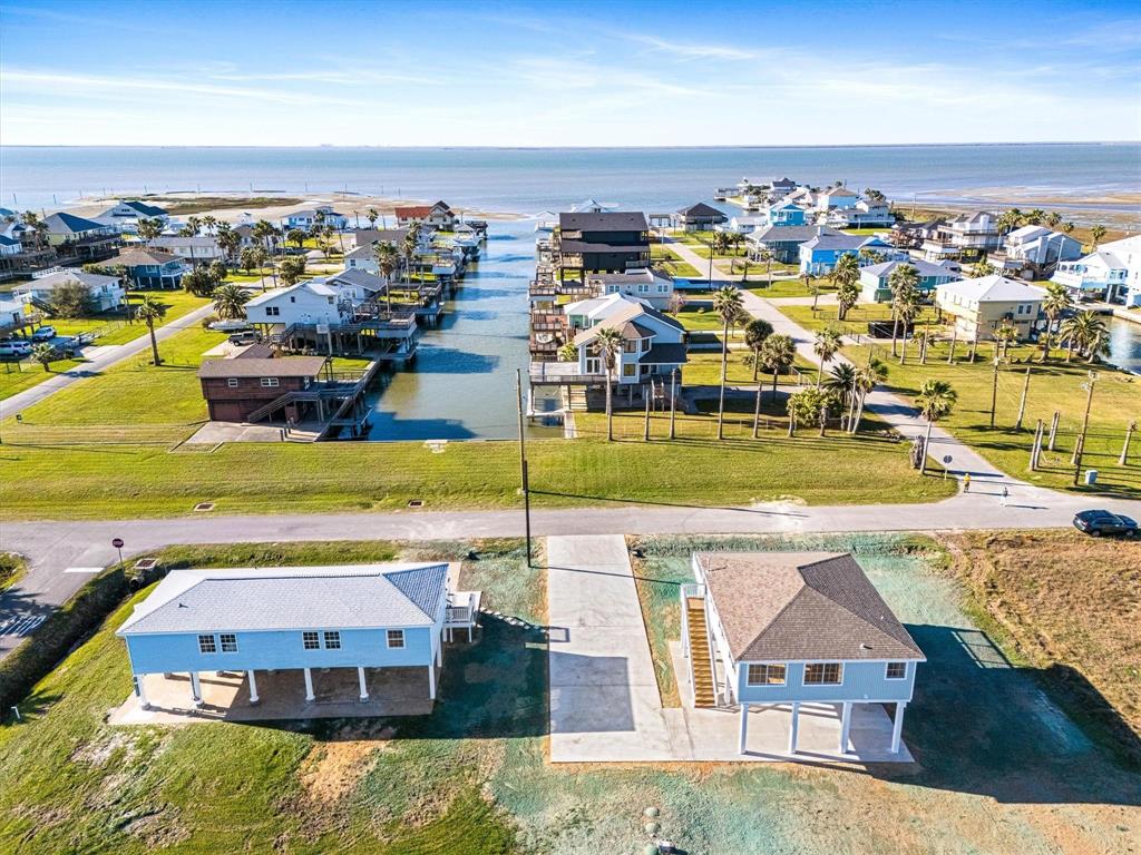 23221 Galceran Dr, Galveston, TX 77554
