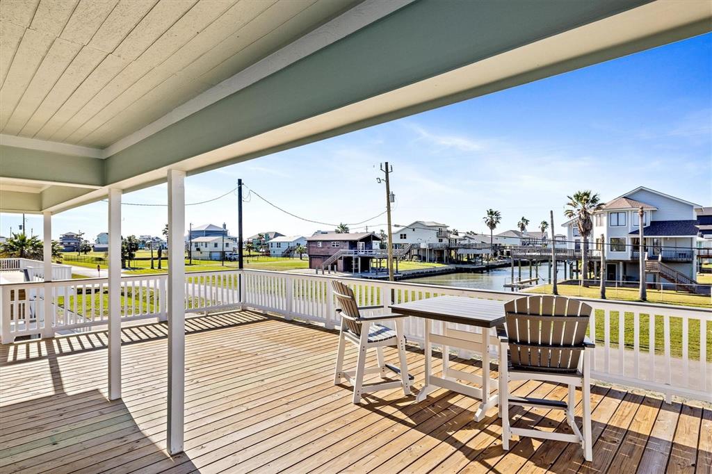 23221 Galceran Dr, Galveston, TX 77554 photo