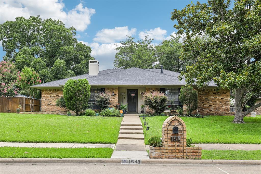 1549 Oak Creek Dr, Lewisville, TX 75077