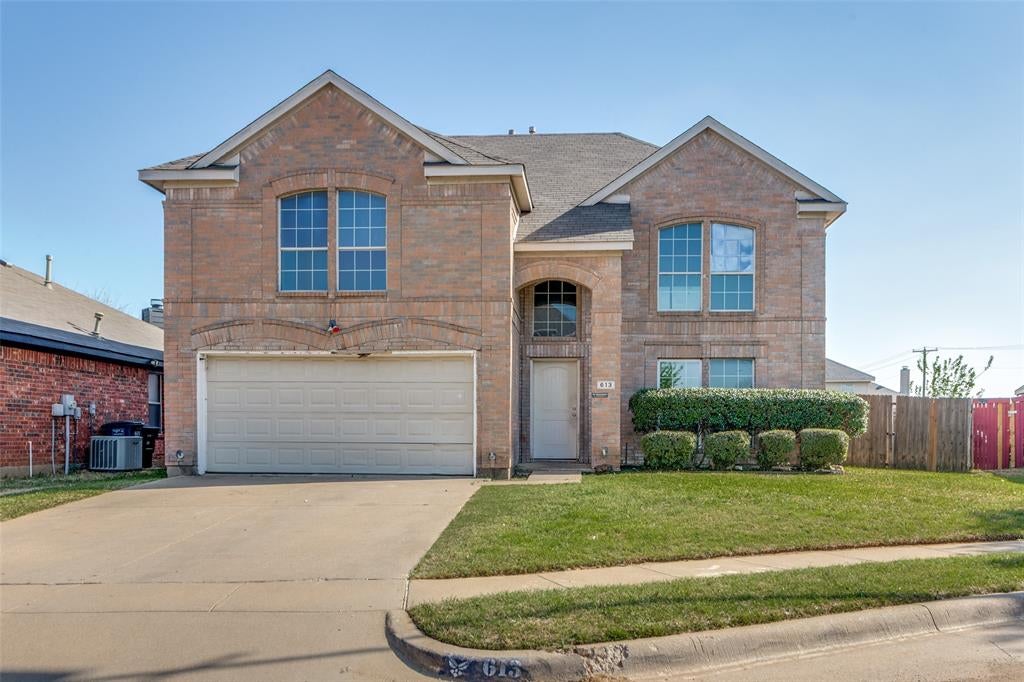 613 Prairie Gulch Dr, Fort Worth, TX 76140