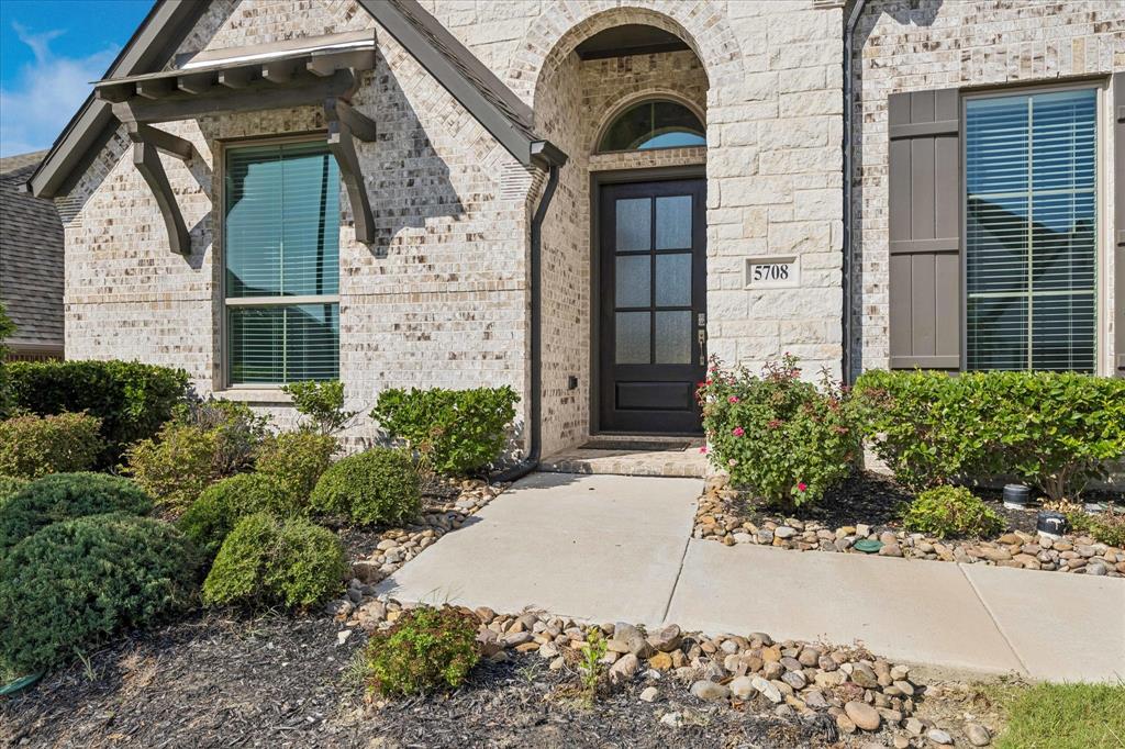 5708 Lake Jackson Dr, Fort Worth, TX 76126 photo