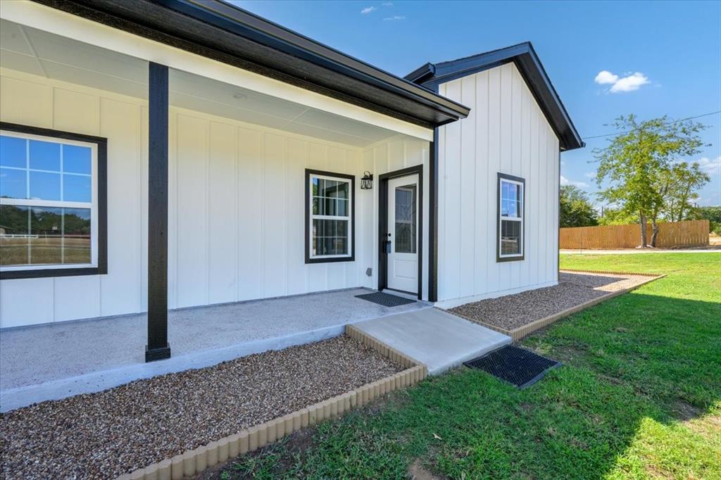 750 Jay Bird Ln, Reno, TX 76082 photo