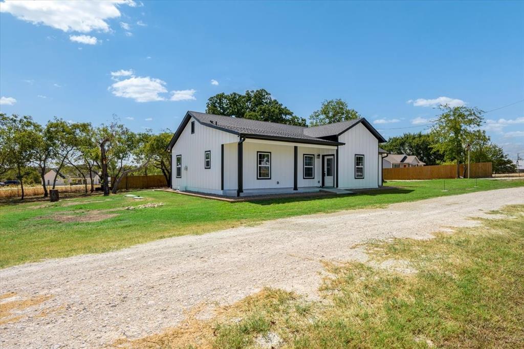 750 Jay Bird Ln, Reno, TX 76082 photo
