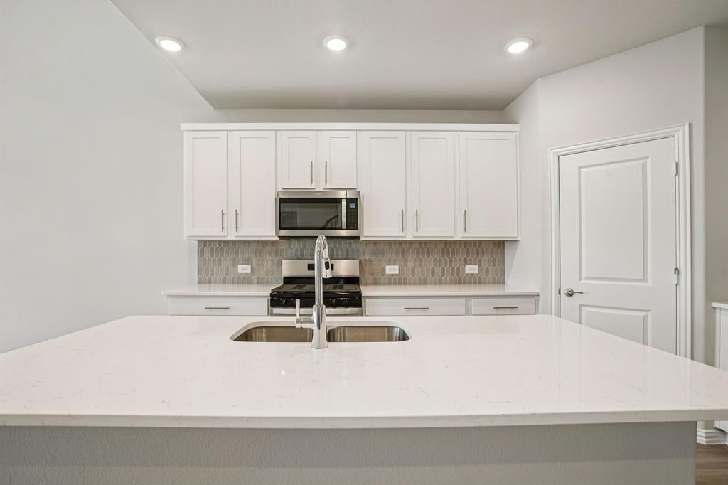 4004 Palestine Dr, Farmersville, TX 75442