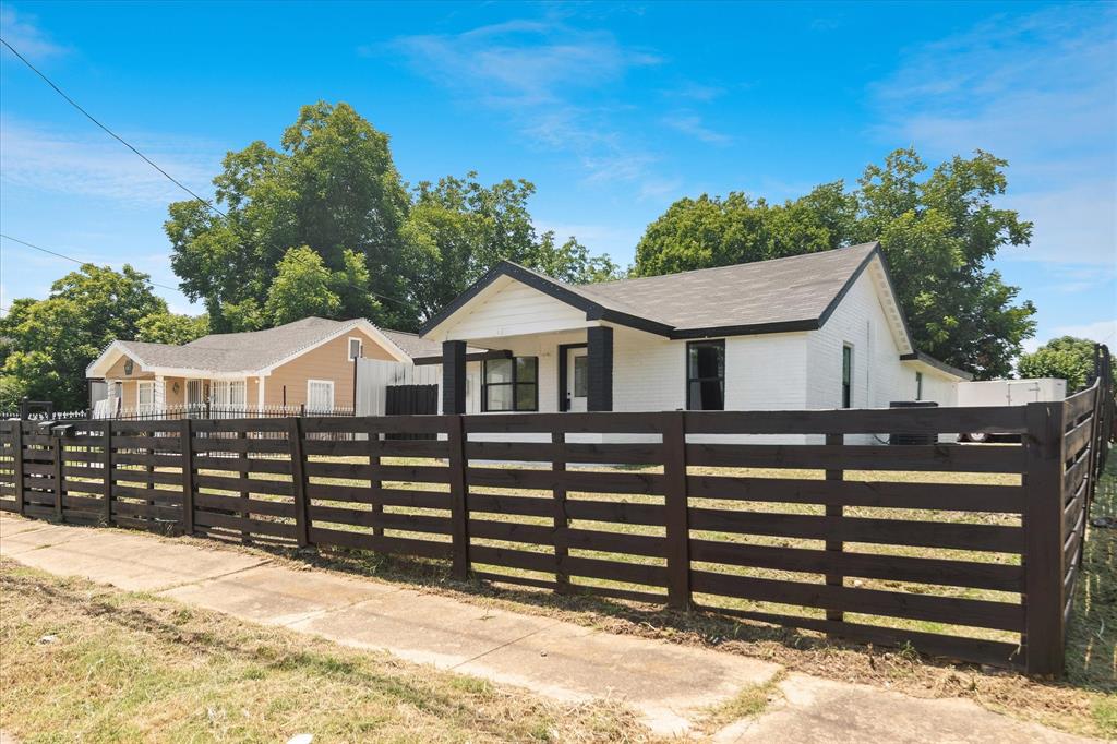 4201 Easter Ave, Dallas, TX 75216 photo
