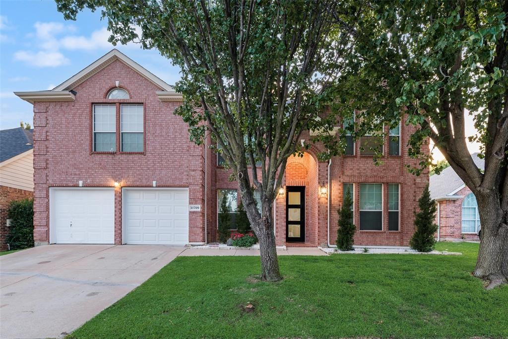 11709 Pheasant Creek Dr, Fort Worth, TX 76244 photo