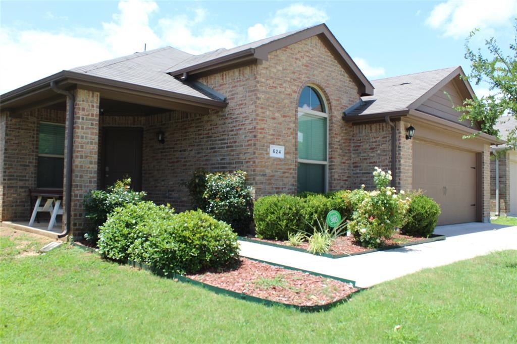 624 Yarborough St, Crowley, TX 76036