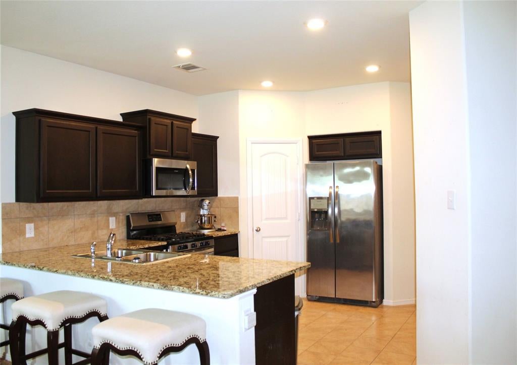 624 Yarborough St, Crowley, TX 76036 photo