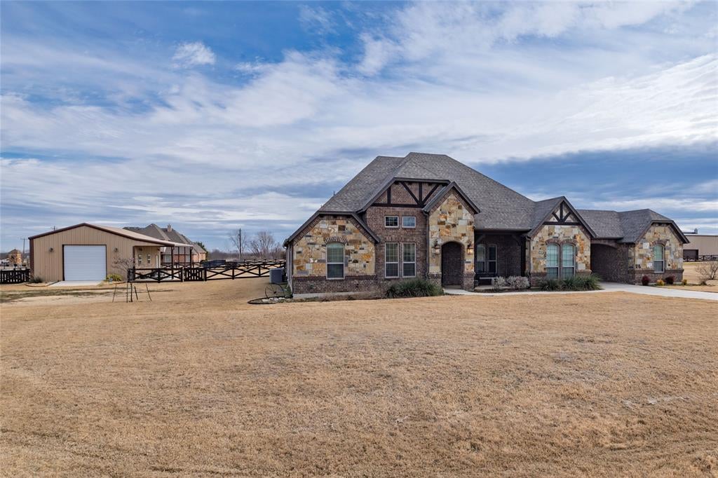 9111 Iron Mountain Trl, Justin, TX 76247 photo