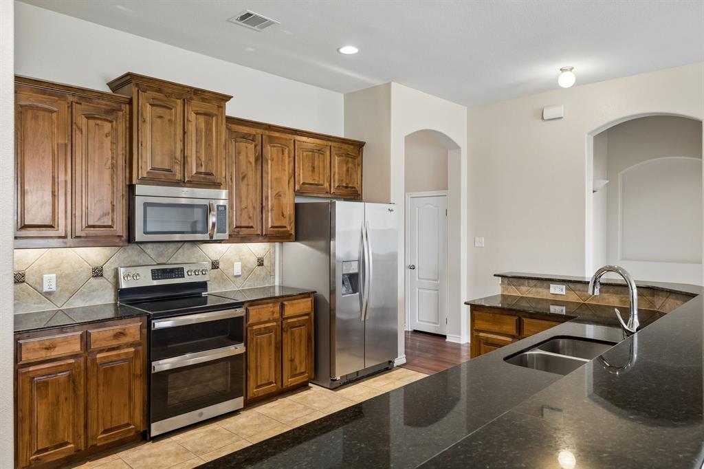 4201 Garden Path Ln, Mansfield, TX 76063 photo