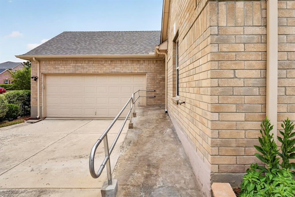119 Matamoros St, Grand Prairie, TX 75051 photo