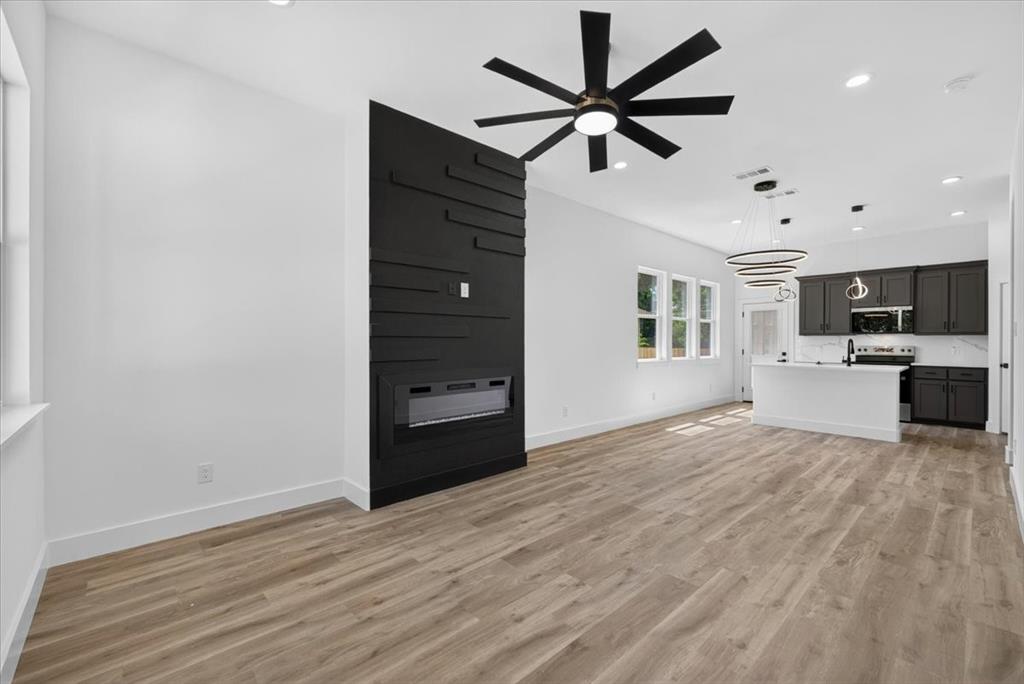 316 E Drew St, Fort Worth, TX 76110 photo