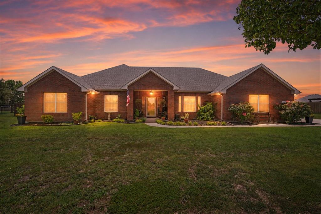 112 Springfield Ln, Red Oak, TX 75165 photo