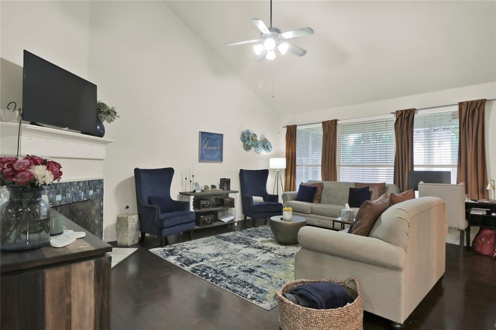 4951 Eyrie Ct, Grand Prairie, TX 75052 photo