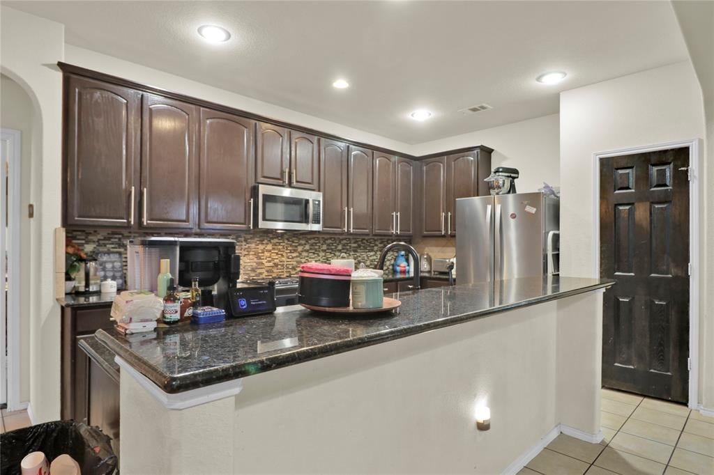 4951 Eyrie Ct, Grand Prairie, TX 75052 photo
