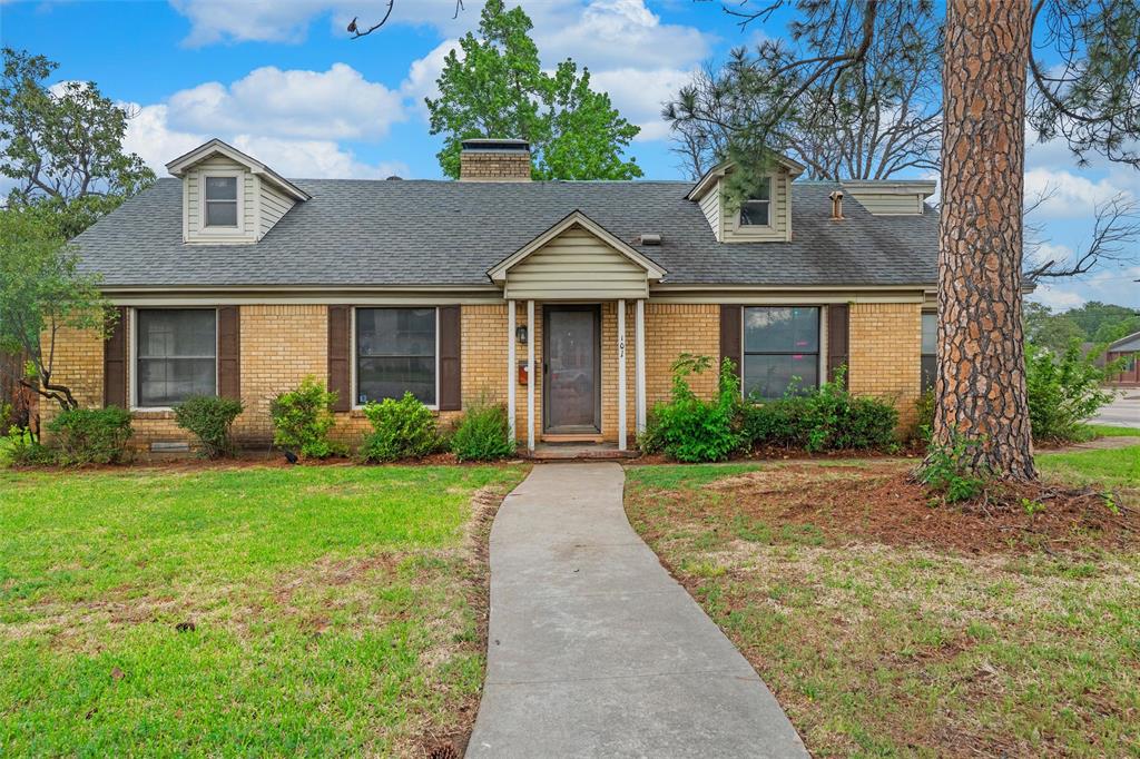 101 Park Row Dr, Arlington, TX 76010
