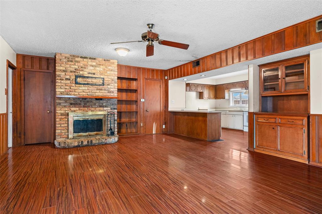 101 W Park Row Dr, Arlington, TX 76010 photo