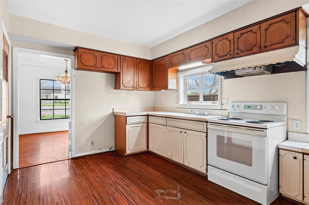 101 W Park Row Dr, Arlington, TX 76010 photo