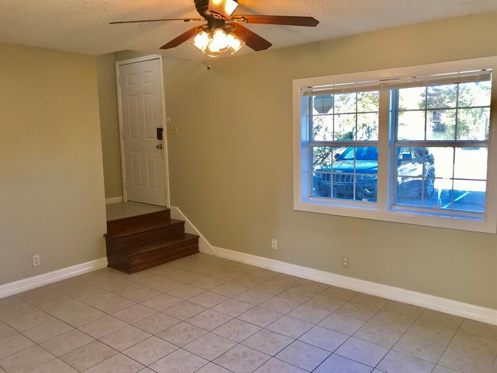210 Austin St, Grapevine, TX 76051 photo