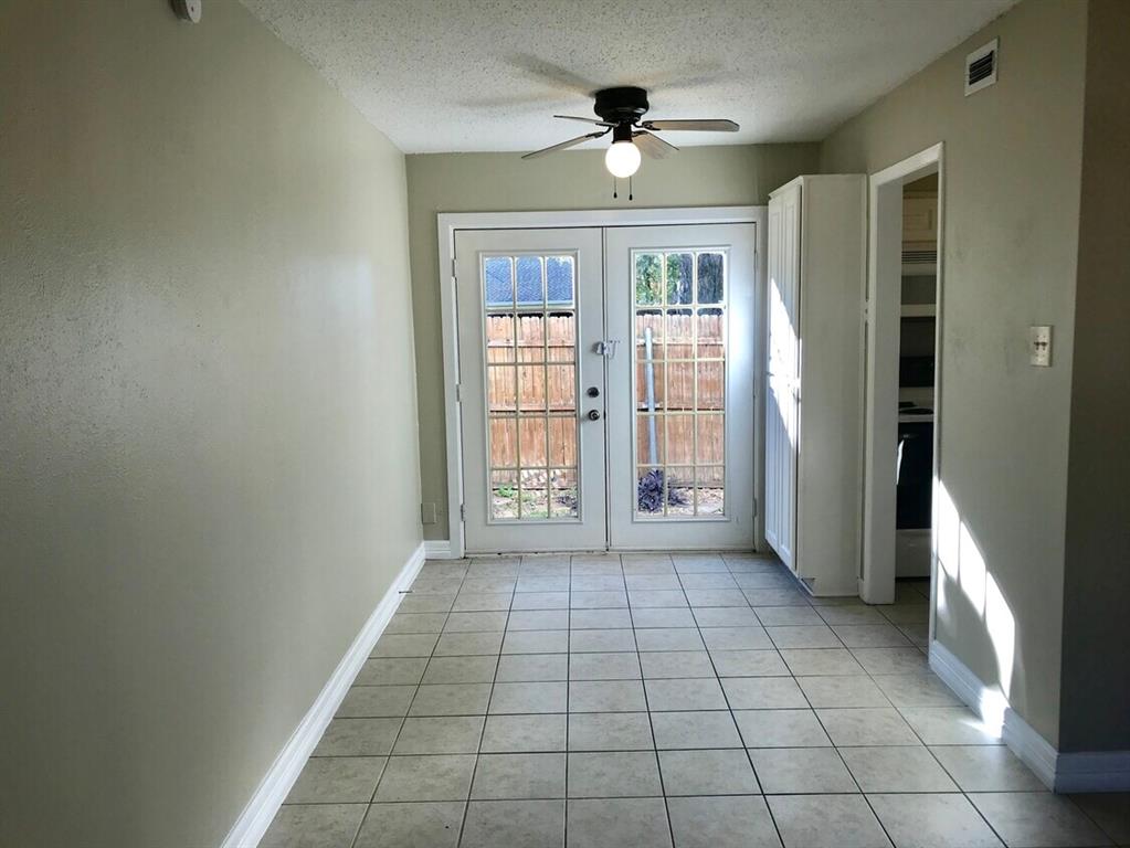 210 Austin St, Grapevine, TX 76051 photo