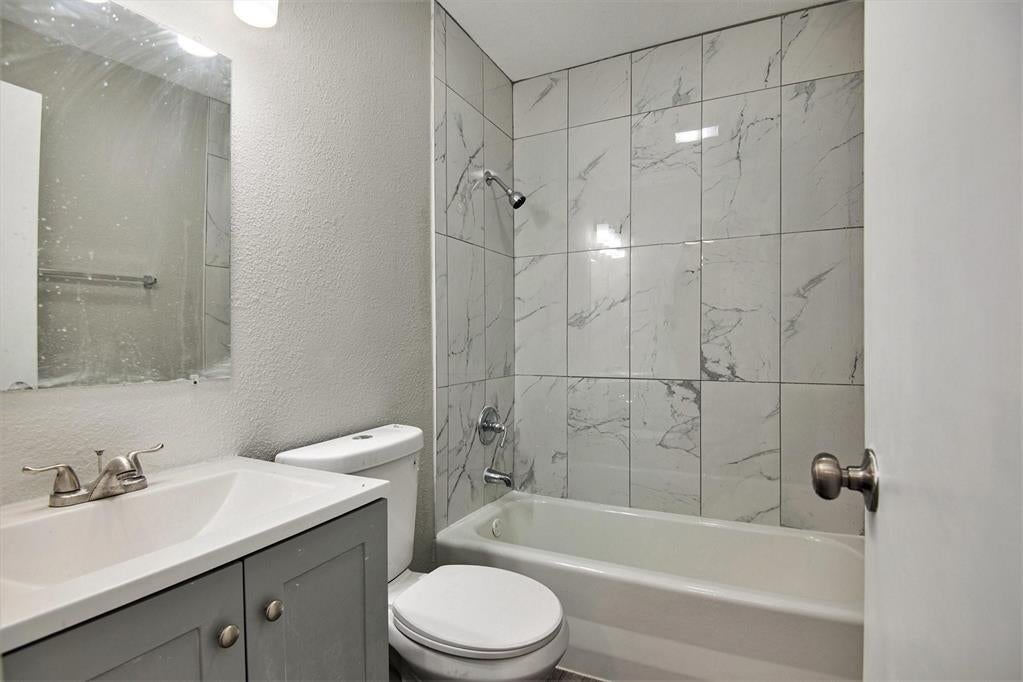 406 Dawson Cir, Grand Prairie, TX 75051 photo